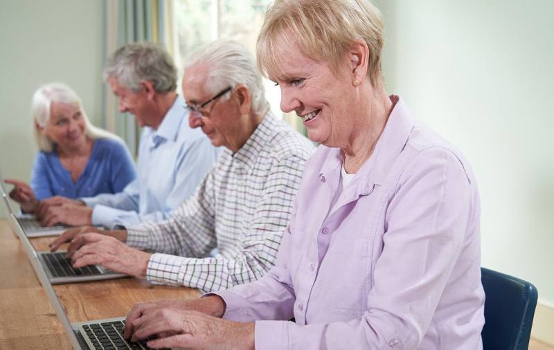 Imagen de Assistance informatique & IA pour seniors (50 à 120 ans)