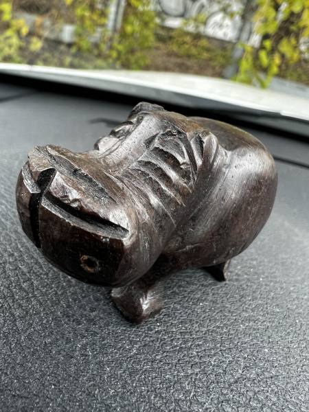 Imagen de Petite sculpture d'hippopotame en bois