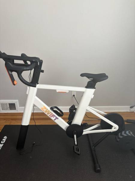 Imagen de Pack home trainer connecté Zwift Ride + Wahoo