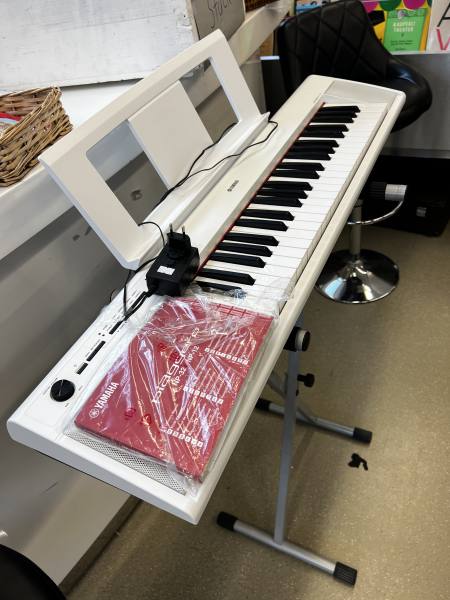 Imagen de Teclado Yamaha NP-32 Blanco Casi Nuevo