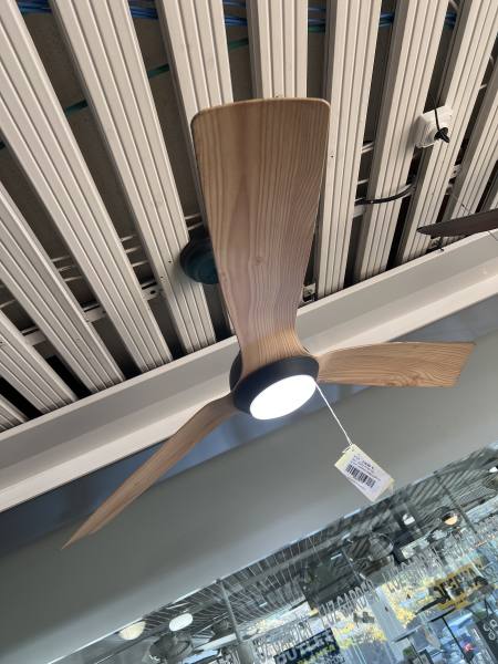 Imagen de Ventilador de techo madera con luz LED